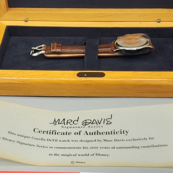 Rare Vintage Marc Davis Signature Series Cruella DeVil Disnry Watch 1095/5000 main image 16